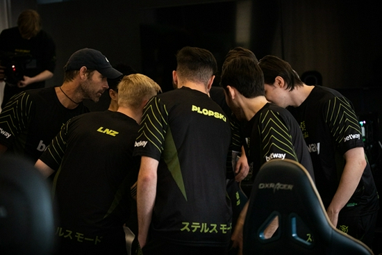 LOL新名人堂成员即将揭晓引发热议